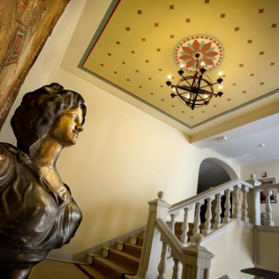 Escapada con almuerzo o cena en Hotel Alcázar de la Reina 4* (Carmona, Sevilla)