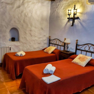 Escapada de 2 Noches con Cena en el Hotel Posada La Plaza (Canillas de Albaida, Málaga)