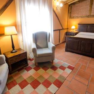 Escapada en Hotel Rural Cerro Príncipe con Visita y Cata para dos en Bodega Las Encomiendas (Badajoz)