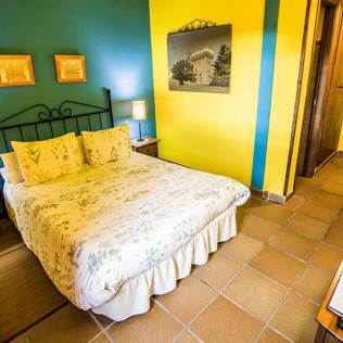 Escapada de 2 Noches con Spa Privado Romántico y Masaje Opcional en El Huerto del Abuelo (Almiruete, Guadalajara)