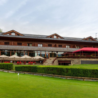 Escapada con Cena y con Opción a Botella de Cava en Hotel Xalet del Golf 4* (Bolvir, Girona)