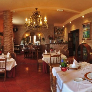 Escapada con Encanto: Hotel con Bañera de Hidromasaje y Cena para dos 3* (Guadalajara)