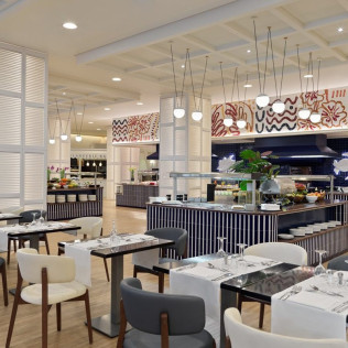 Escapada con Desayuno en el Hotel H10 Estepona Palace 4* (Málaga) 
