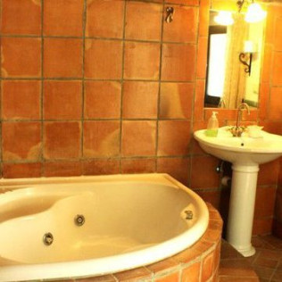 Escapada de 2 Noches con Desayuno en Hotel Rural La Posada de la Colomera (Granada)