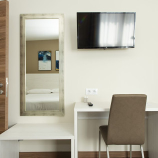 Escapada de 2 Noches con Desayuno y Opción a Habitación Superior en Hotel La Terraza (Miño, A Coruña)