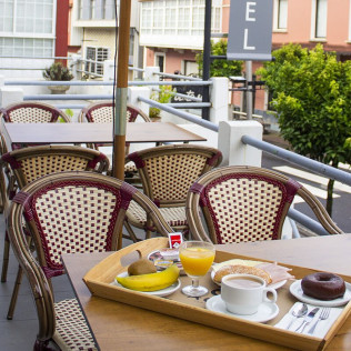 Escapada de 2 Noches con Desayuno y Opción a Habitación Superior en Hotel La Terraza (Miño, A Coruña)