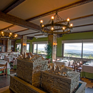 Escapada de 1 o 2 Noches con Desayuno en Hotel Los Olivos 3* Superior (A Coruña)