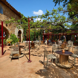Escapada con Desayuno en Hotel Rural Mas Torrencito - Pet friendly (Parets d'Empordà, Girona)
