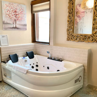 Escapada con Bañera Hidromasaje en Akla Hotel Mérida 4* (Mérida, Badajoz)