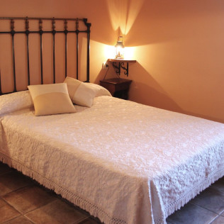 Escapada con Desayuno en Hotel Rural Mesa del Conde (San Felices de los Gallegos, Salamanca)