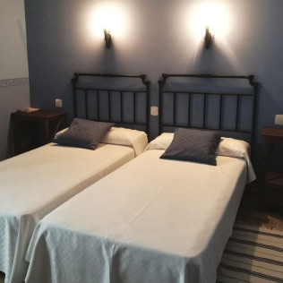 Escapada con Desayuno en Hotel Rural Mesa del Conde (San Felices de los Gallegos, Salamanca)