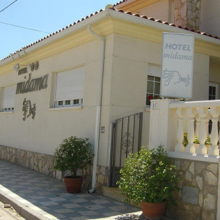 Escapada con Comida o Cena en Hotel Midama (Chillarón de Cuenca, Cuenca)