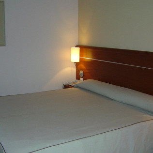 Escapada con Comida o Cena en Hotel Midama (Chillarón de Cuenca, Cuenca)