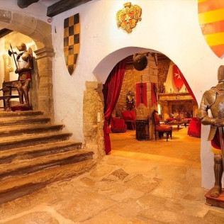 Comida o Cena para dos en Montsonís Medieval Resort (Lleida)