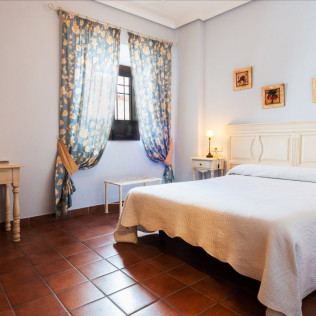 Escapada de 2 Noches con Cena en Hotel Palacio las Manillas 3* (Sabiote, Jaén)