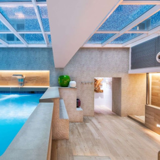 Circuito Spa Mare Nostrum, Masaje Duorelax y Copa en Rooftop Panorámico para dos en Sallés Hotel Pere IV 4* (Barcelona)