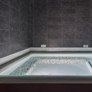 Piscina Termal y Terma Romana para dos en Hotel Balneario Playa de Coma-Ruga 4* (Tarragona)