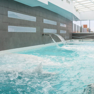 Piscina Termal y Terma Romana para dos en Hotel Balneario Playa de Coma-Ruga 4* (Tarragona)