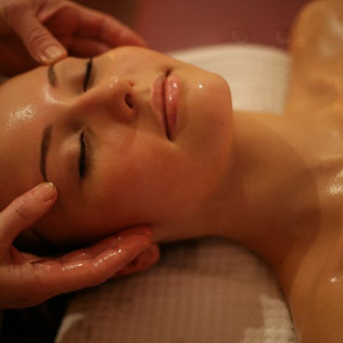 Tratamiento Beauty Flash: Limpieza Facial con Luz Led en Spa Azules de Nivaria del Gran Hotel Roca Nivaria 5* (Adeje, Tenerife)