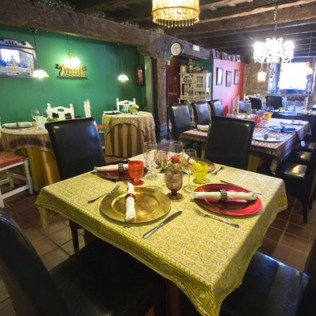 Escapada de 2 Noches con Cena en Hotel Rural Casa de las Campanas (Salinas de Pisuerga, Palencia)