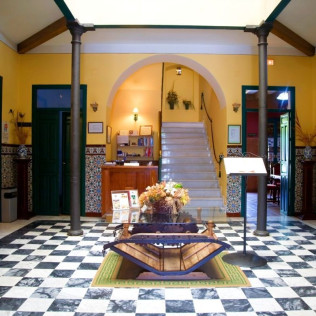 Escapada con Desayuno en Hotel Rural Soterraña (Madroñera, Cáceres)
