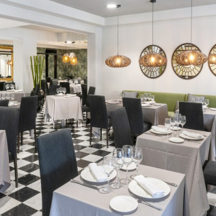 Comida o Cena para dos en Sallés Hotel Aeroport de Girona 4* (Riudellots de la Selva, Girona)