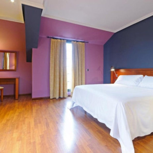 Escapada en Habitación Doble o Suite con Jacuzzi de Hotel Segovia Sierra de Guadarrama 4* (Ángeles de San Rafael, Segovia)