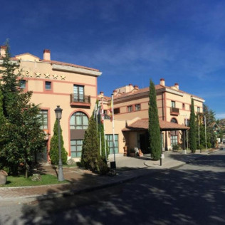 Escapada en Habitación Doble o Suite con Jacuzzi de Hotel Segovia Sierra de Guadarrama 4* (Ángeles de San Rafael, Segovia)