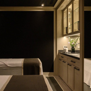 Zona de Aguas, Love Massage y Copa de Cava para dos en Seventy Spa del Hotel Seventy Barcelona 4* (Barcelona)
