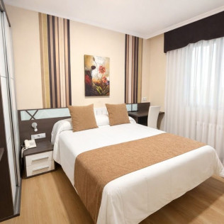 Escapada de 2 Noches con Desayuno en Hotel Galatea (Burela, Lugo) 