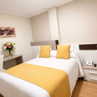 Escapada con Desayuno en Hotel Galatea (Burela, Lugo) 