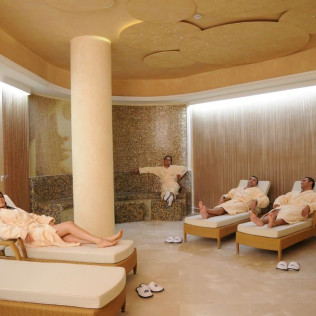 Escapada Romántica: 2 noches con Circuito Spa para dos en Hotel Beatriz 4* (Toledo)
