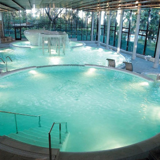 Escapada 2 noches con Circuito Spa "Aquatonic" para dos en el Hotel Termes de Montbrió 4* (Tarragona)