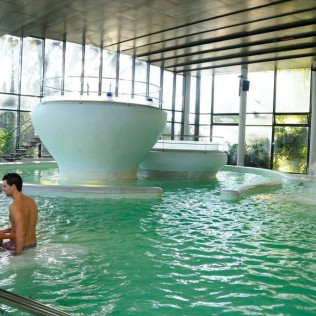 Escapada 2 noches con Circuito Spa "Aquatonic" para dos en el Hotel Termes de Montbrió 4* (Tarragona)