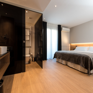Escapada de 1 o 2 Noches con Desayuno en Hotel Terradets (Cellers, Lleida)