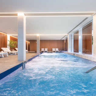 Circuito Spa y Comida o Cena para 3 personas en Hotel Marina Badalona 4* (Badalona, Barcelona)