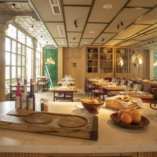 Cena para dos en el Restaurante Azahar del Hotel Hospes Las Casas del Rey de Baeza 4* (Sevilla)