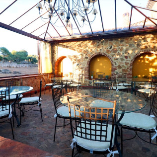 Escapada Romántica con Desayuno en Hotel Monasterio Rocamador (Almendral, Badajoz)