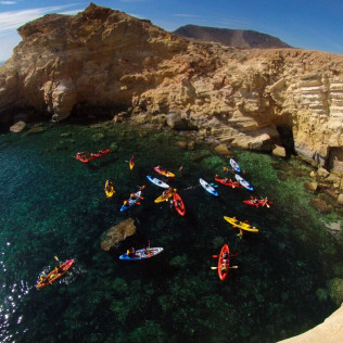 Ruta en Kayak con Reportaje Fotográfico, Refrigerio y Snorkel con Cabo de Gata Activo (Níjar, Almería)