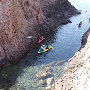 Excursión en Kayak con Snorkel en Aguas Cristalinas por Cabo de Gata (Almería)