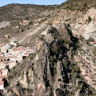Escapada Rural con Desayuno en Hostería la Barbacana (Tramacastiel, Teruel)