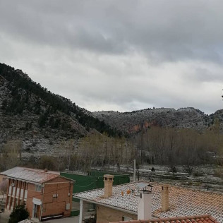 Escapada Rural con Desayuno en Hostería la Barbacana (Tramacastiel, Teruel)