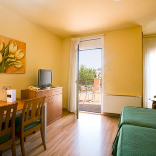 Escapada de 2 Noches con Desayuno en Hotel La Perla d'Olot 3* (Olot, Girona) 