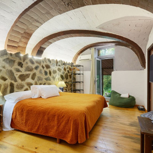 Escapada Rural de 2 Noches con Desayuno en Mas Torrencito - Pet friendly (Parets d'Empordà, Girona)
