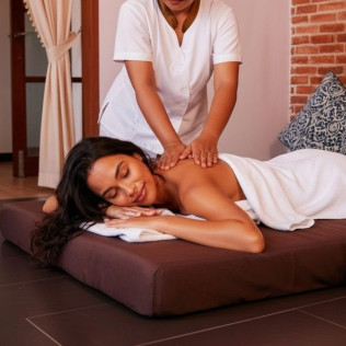 Masaje a Elegir: Javanés, Shiatsu, Deep Tissue Magnesio o Shiatsu Craneofacial en Jamu Rituals Spa & Massage (Barcelona)