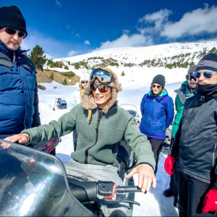 Ruta en moto de nieve para 1 ó 2 personas por el Valle del Ampriu (Cerler, Huesca)