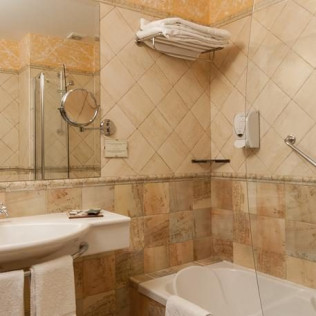 Noche Romántica: Escapada Relax con Spa en Hotel Comendador 4* (Toledo)