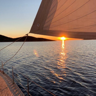 Puesta de Sol, Cena y Noche Romántica en Velero para dos (La Manga del Mar Menor, Murcia)