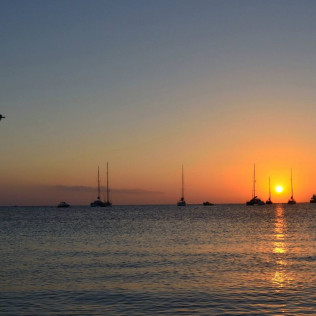 Puesta de Sol, Cena y Noche Romántica en Velero para dos (La Manga del Mar Menor, Murcia)