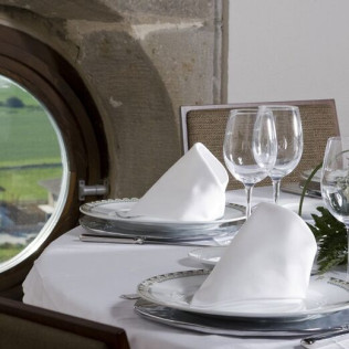 Mesa para dos: Comida o Cena para dos personas en Parador de Argómaniz (Álava)